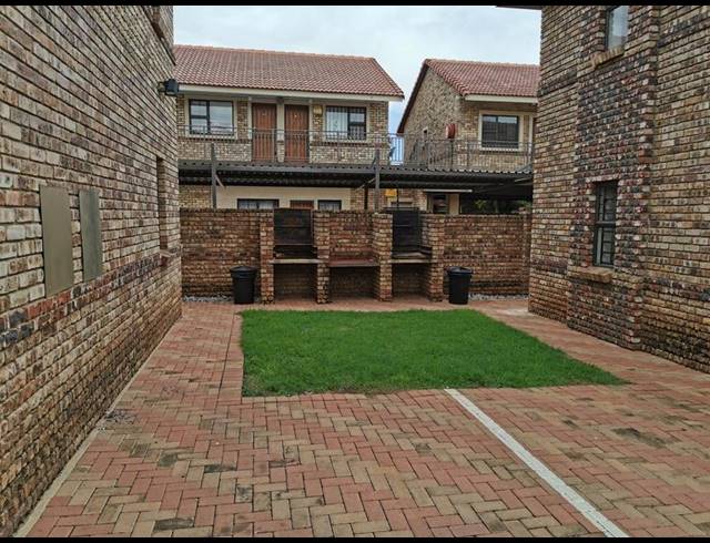 2 BEDROOM PROPERTY TO RENT IN DIE BULT